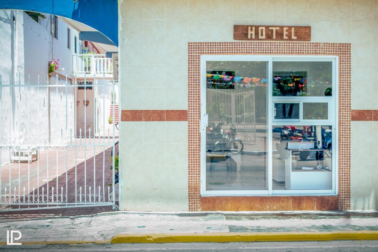 Hotel Quiam Плая-дель-Кармен Экстерьер фото